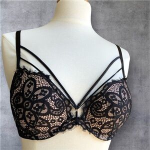 Victoria's Secret Very Sexy Push Up Lace Bra 34D